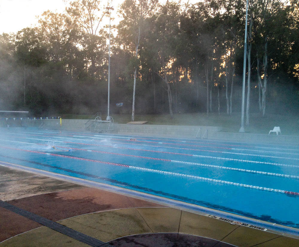 Утром в бассейне в Австралии