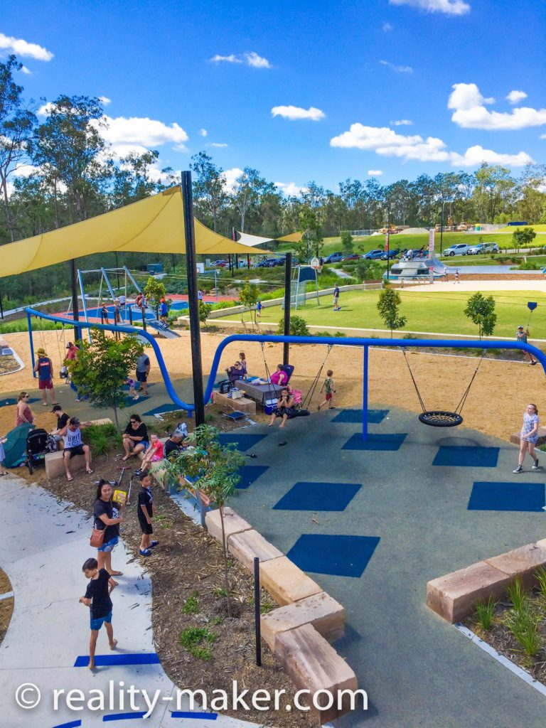 детская площадка в Австралии.